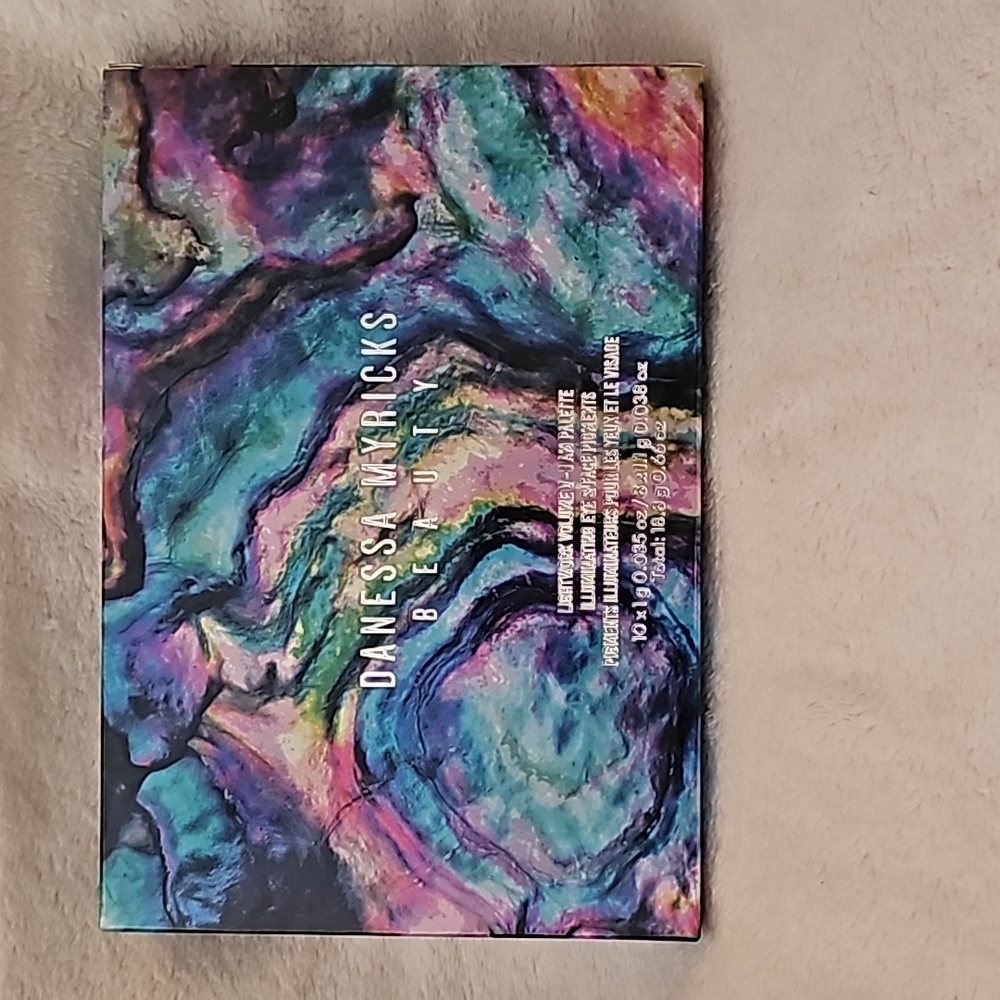 Vanessa Myricks Beauty Lightwork Volume V - I Am Palette NIB